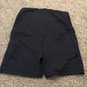 Senita Athletics Black Maternity Biker Shorts - L